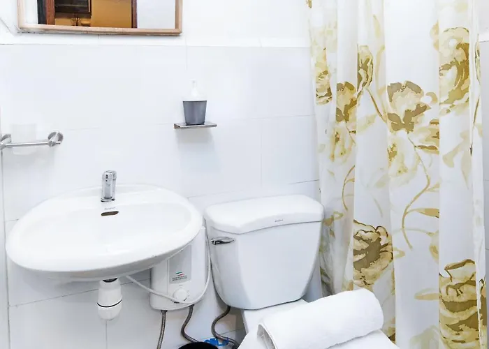 Homey And Cozey Poblacion Makati S01 Accommodatie bij particulieren *